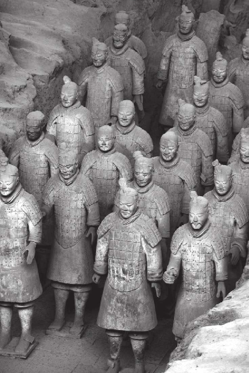 秦始皇陵兵马俑被称为世界第八大奇迹,为什么秦始皇要在自己的墓葬里放兵马俑?(兵马俑在西安哪里)插图 秦始皇陵兵马俑被称为世界第八大奇迹,为什么秦始皇要在自己的墓葬里放兵马俑?(兵马俑在西安哪里)