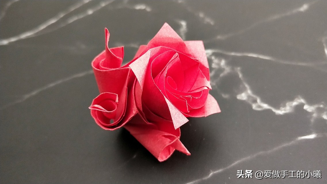 玫瑰花的折法（儿童）：唯美玫瑰花折纸图解教程