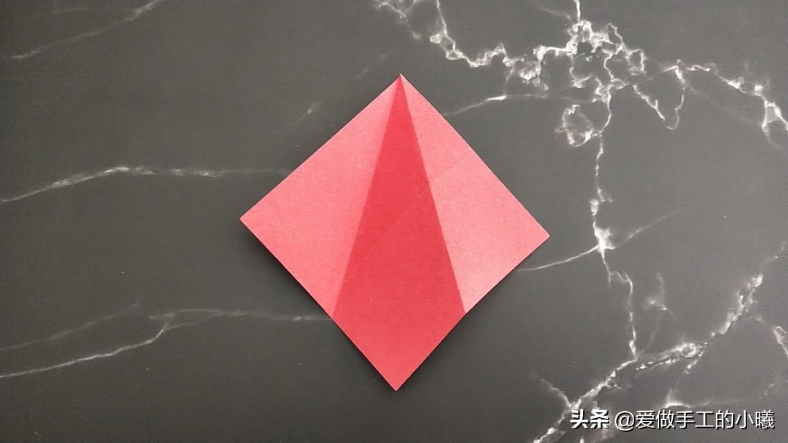 玫瑰花的折法（儿童）：唯美玫瑰花折纸图解教程