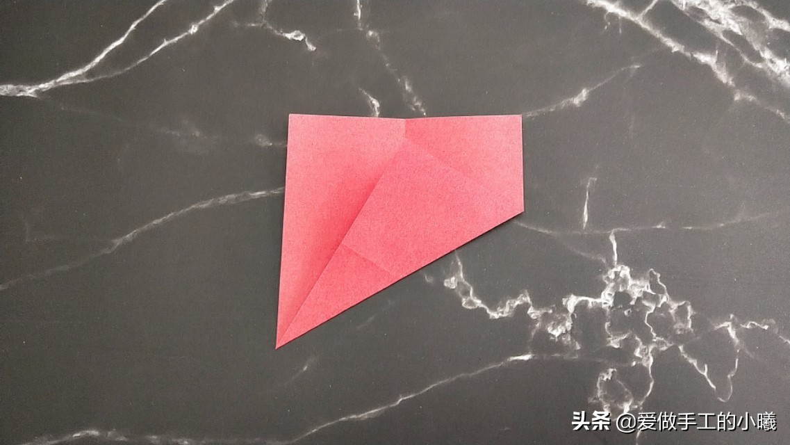 玫瑰花的折法（儿童）：唯美玫瑰花折纸图解教程