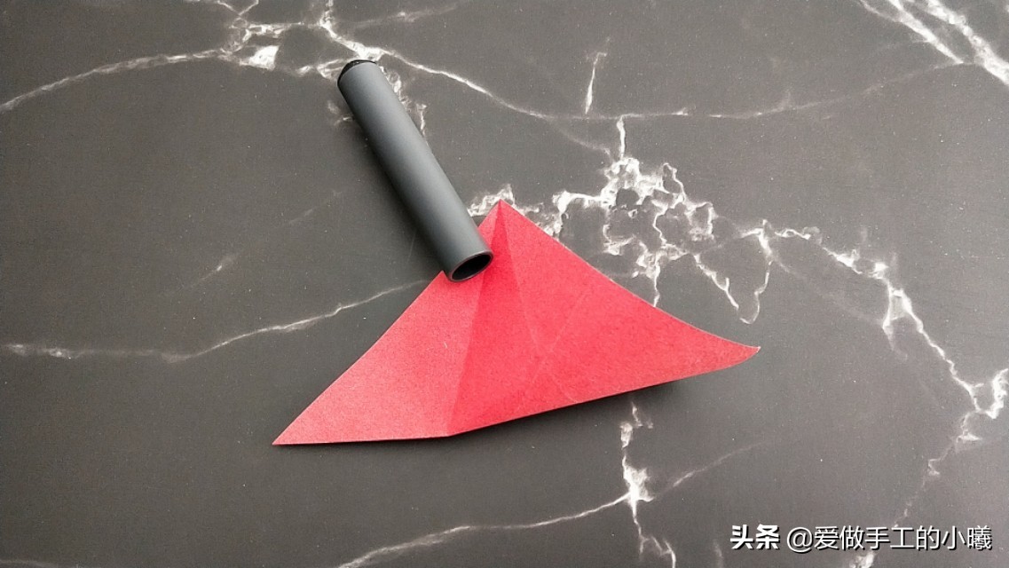 玫瑰花的折法（儿童）：唯美玫瑰花折纸图解教程