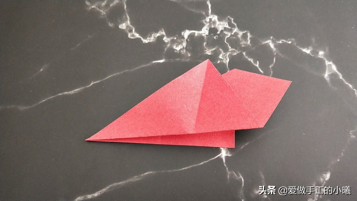 玫瑰花的折法（儿童）：唯美玫瑰花折纸图解教程