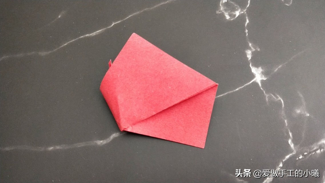 玫瑰花的折法（儿童）：唯美玫瑰花折纸图解教程