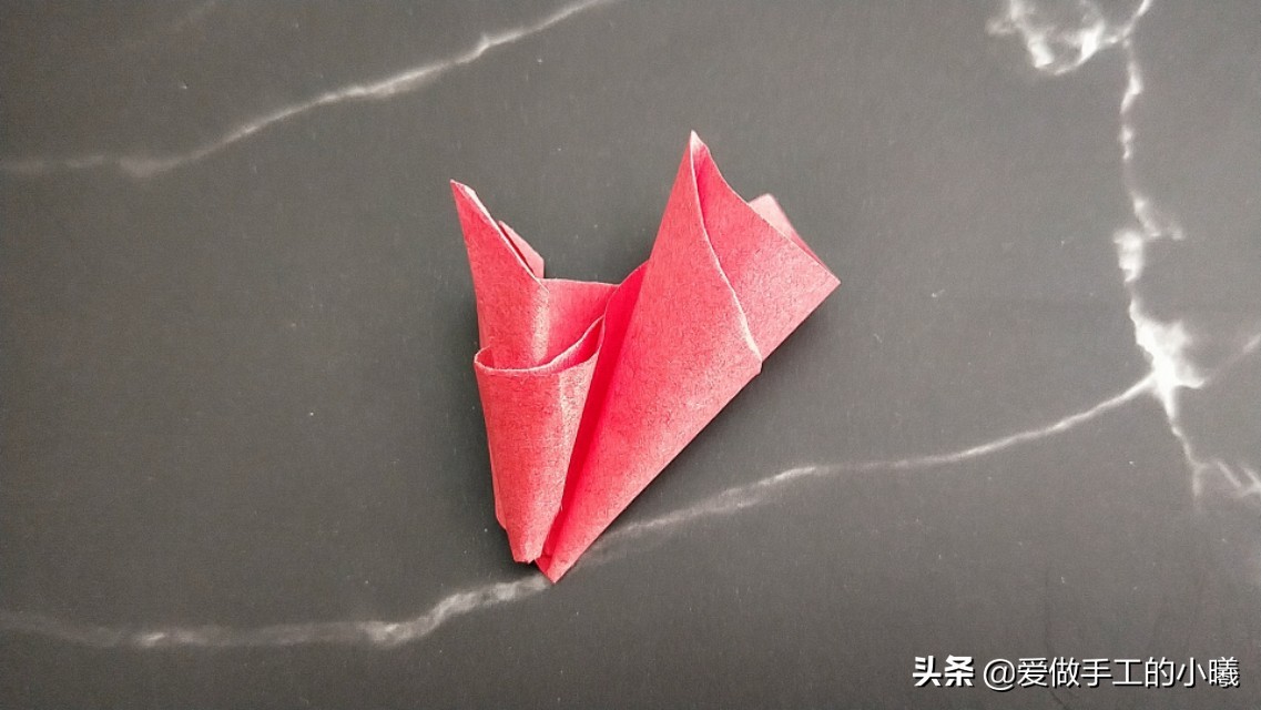 玫瑰花的折法（儿童）：唯美玫瑰花折纸图解教程