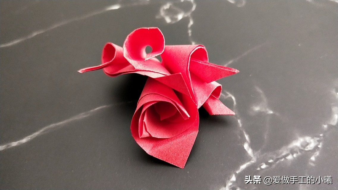 玫瑰花的折法（儿童）：唯美玫瑰花折纸图解教程