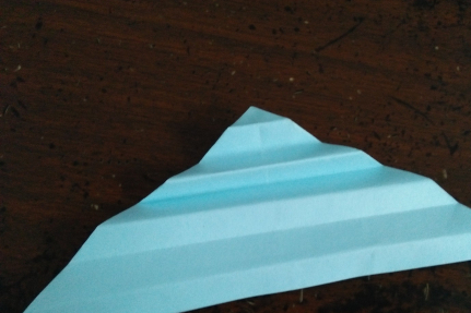 回旋镖折法教程:回旋镖怎么折可以飞回来插图7 回旋镖折法教程:回旋镖怎么折可以飞回来