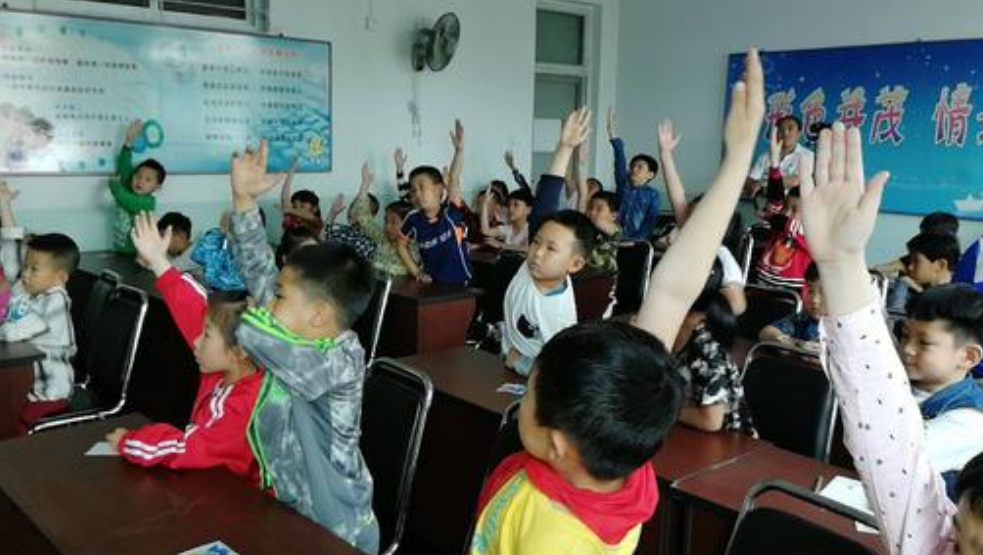 孩子上课发言不积极，其实是这出了问题，家长要及时引导