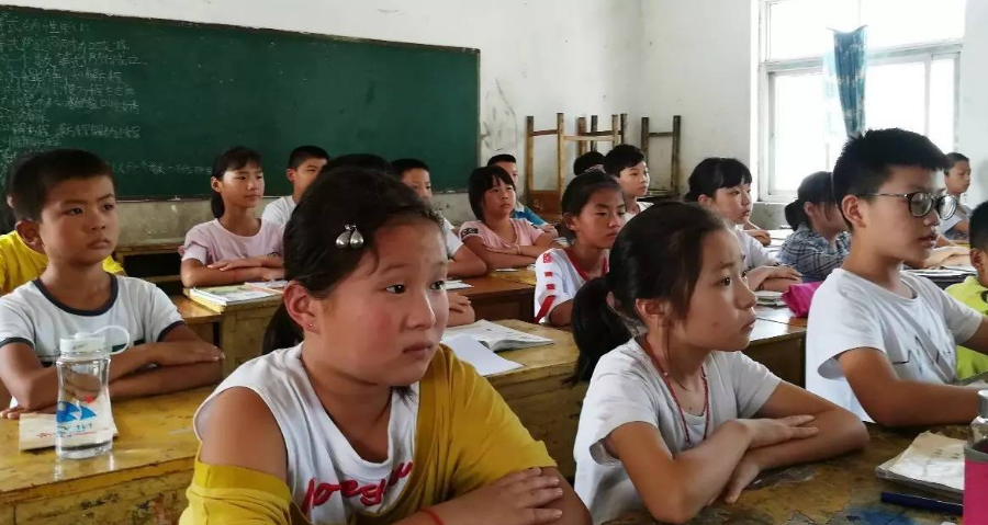 孩子上课发言不积极，其实是这出了问题，家长要及时引导