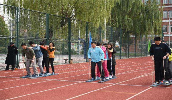 同舟共济的意思和造句示例