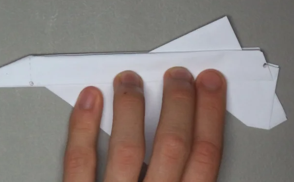 1609123106992079.png 纸飞机的折纸简单又漂亮