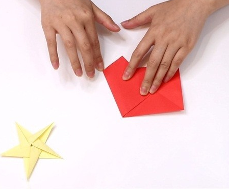 五角星怎么折？最简单的方法，跟孩子一起动手乐趣更多