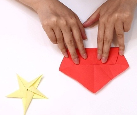 五角星怎么折？最简单的方法，跟孩子一起动手乐趣更多