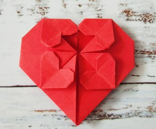 爱心的折法步骤图，爱心折纸教程简单又好看（一张纸折出五颗爱心）