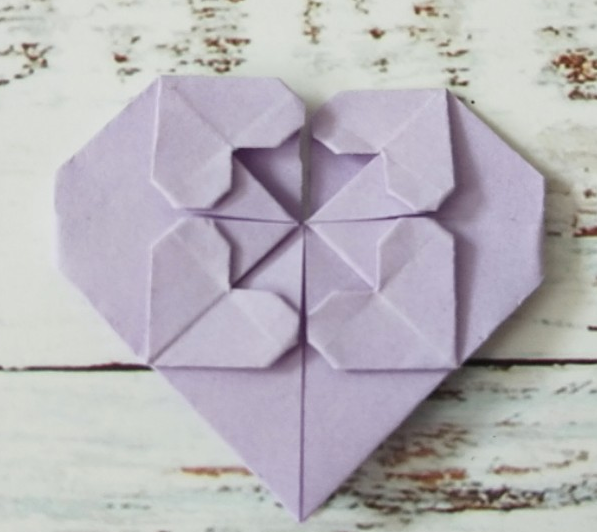 爱心的折法步骤图，爱心折纸教程简单又好看（一张纸折出五颗爱心）