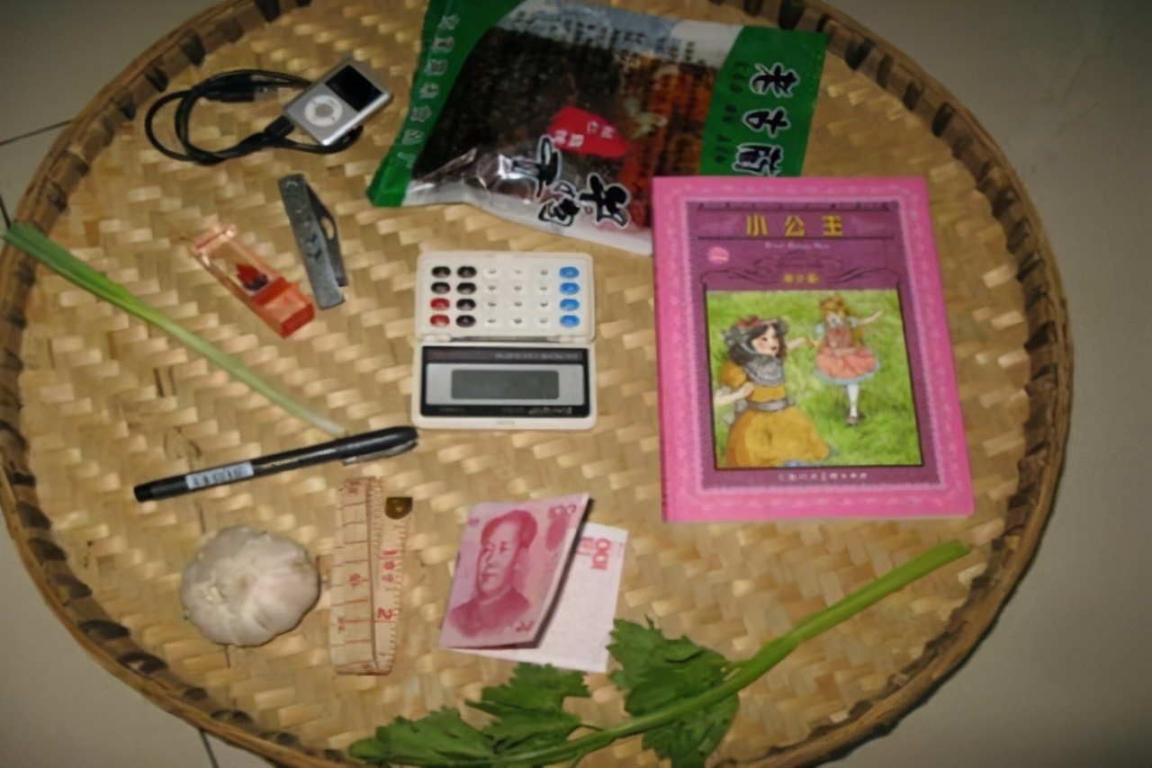 小孩子满周岁要“抓周”，那么“抓”的是什么？（附：宝宝抓周物品清单）