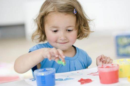 孩子为什么总爱自言自语?插图 孩子为什么总爱自言自语?