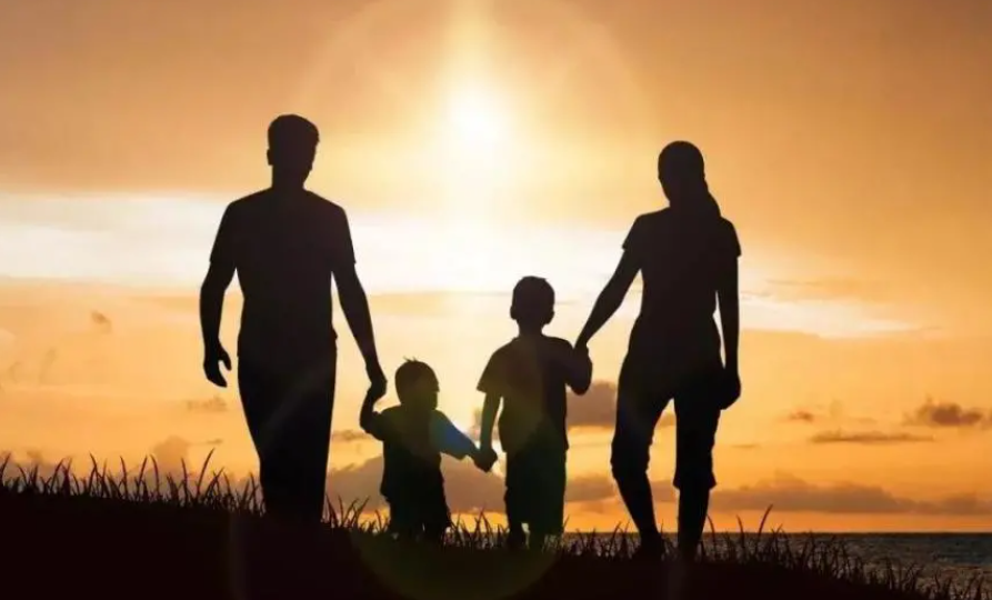 二孩三孩政策下的幼儿家庭教育：老二来了，老大“麻烦”不断，怎么办？