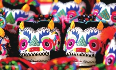 为什么幼童要穿着虎头鞋学走路?(虎头鞋的寓意与象征)插图1 为什么幼童要穿着虎头鞋学走路?(虎头鞋的寓意与象征)