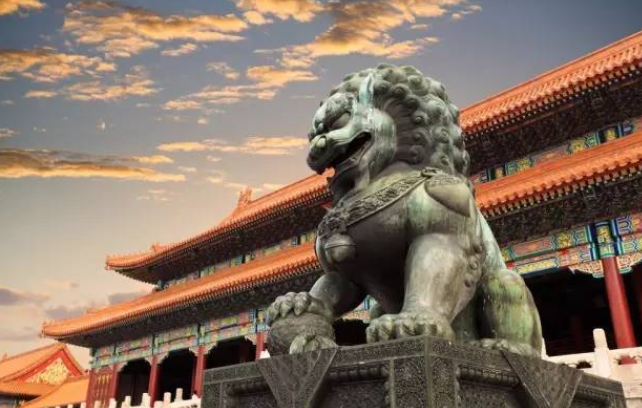 为什么银行等金融机构门口不放财神爷,而是放着两尊石狮子?(石狮子的作用与用途)插图 为什么银行等金融机构门口不放财神爷,而是放着两尊石狮子?(石狮子的作用与用途)