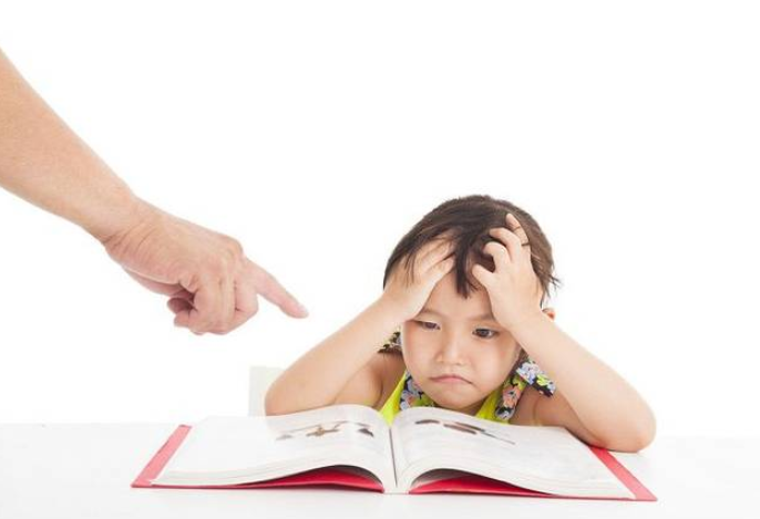 李开复：换个角度，用孩子的视线看成长的需求——看李开复如何教育自己的孩子