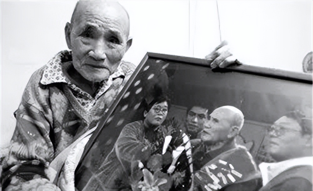 白方礼老人的故事（一个捐赠一生的老人）