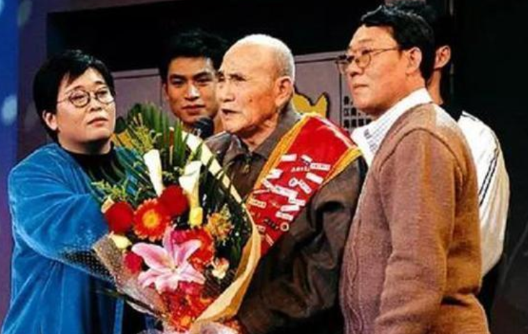 白方礼老人的故事（一个捐赠一生的老人）