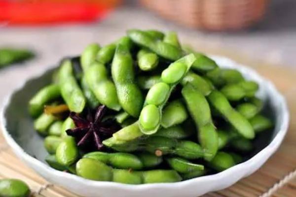 孩子好奇爱问的植物知识科普:毛豆和黄豆是同一种东西吗插图1 孩子好奇爱问的植物知识科普:毛豆和黄豆是同一种东西吗