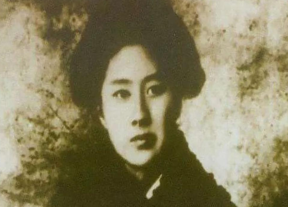 中国名人故事：鉴湖女侠秋瑾（竞雄女侠秋瑾）