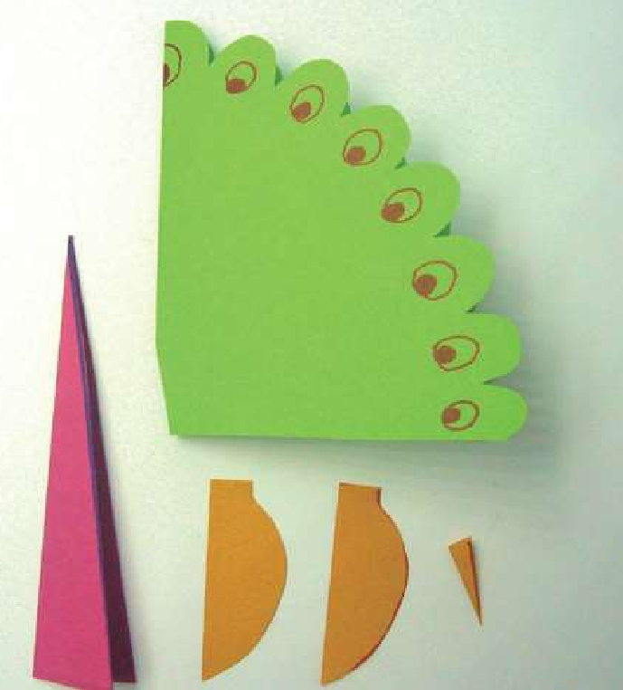 「儿童剪纸手工游戏:动物篇」:孔雀开屏剪纸,孔雀开屏怎么剪?插图3 「儿童剪纸手工游戏:动物篇」:孔雀开屏剪纸,孔雀开屏怎么剪?