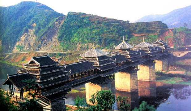 「中华文化：园林建筑篇」侗族风雨桥真的有遮风避雨的功能吗？侗族风雨桥的历史传说