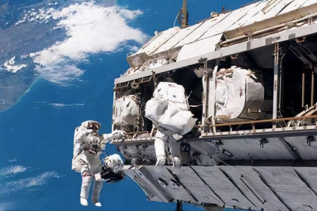 「航天知识：世界著名空间站」空间站为什么不掉下来也不飞走