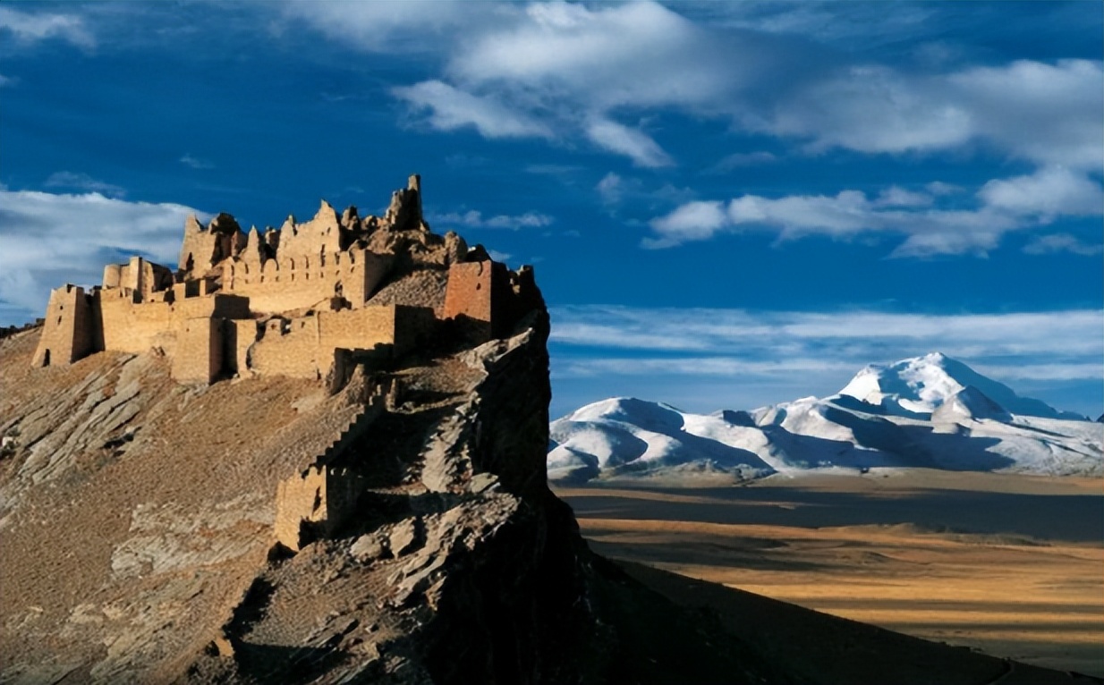 罗布泊怎么读?罗布泊的读音和意思插图 罗布泊怎么读?罗布泊的读音和意思