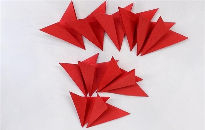 康乃馨怎么折?康乃馨的折法简单又漂亮(附图解)插图3 康乃馨怎么折?康乃馨的折法简单又漂亮(附图解)