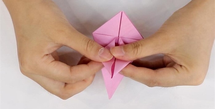 花朵怎么折?花朵的折法简单又漂亮(附图解)插图3 花朵怎么折?花朵的折法简单又漂亮(附图解)