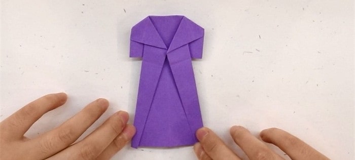 衣服怎么折?衣服的折法简单又漂亮(衣服折纸附图解)插图6 衣服怎么折?衣服的折法简单又漂亮(衣服折纸附图解)