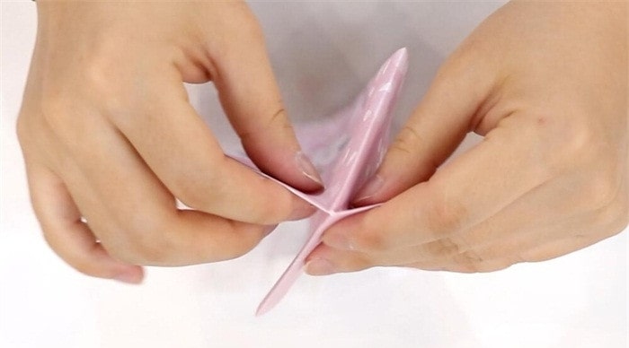 花朵怎么折?花朵的折法简单又漂亮(附图解)插图6 花朵怎么折?花朵的折法简单又漂亮(附图解)
