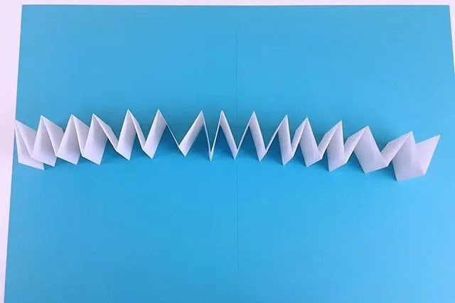 手工书怎么折?手工书的折法简单又漂亮(附图解)插图5 手工书怎么折?手工书的折法简单又漂亮(附图解)