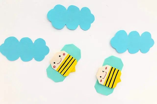 蜜蜂怎么折?蜜蜂的折法简单又漂亮(附图解)插图10 蜜蜂怎么折?蜜蜂的折法简单又漂亮(附图解)