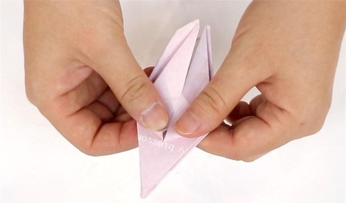 花朵怎么折?花朵的折法简单又漂亮(附图解)插图8 花朵怎么折?花朵的折法简单又漂亮(附图解)