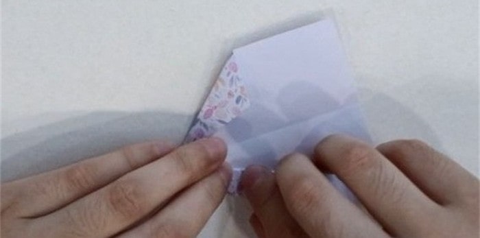 五瓣花朵怎么折?五瓣花朵的折法简单又漂亮(附图解)插图5 五瓣花朵怎么折?五瓣花朵的折法简单又漂亮(附图解)