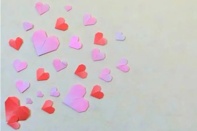 爱心形怎么折？爱心形的折法简单又漂亮（爱心折纸附图解）