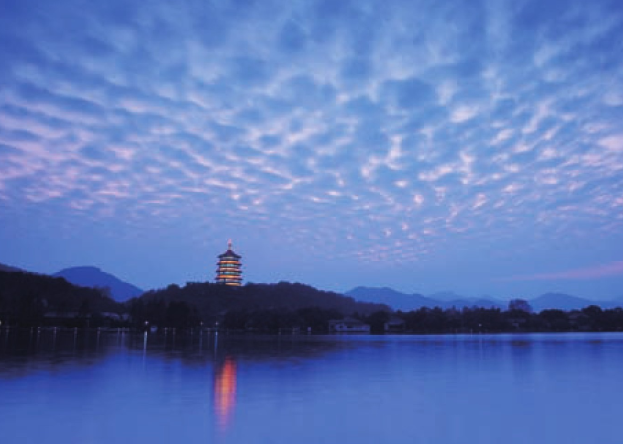 「世界国家地理百科」海湾变内湖——西湖插图1 「世界国家地理百科」海湾变内湖——西湖