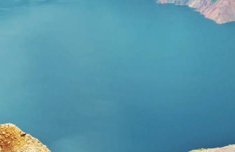 「世界国家地理百科」最清澈的湖泊——火口湖插图4 「世界国家地理百科」最清澈的湖泊——火口湖