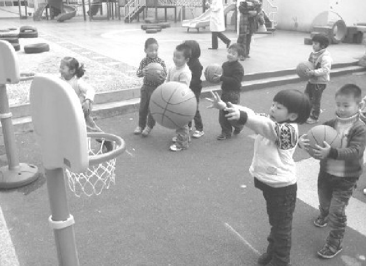 「幼儿体育游戏:5~6岁」投篮小能手插图1 「幼儿体育游戏:5~6岁」投篮小能手