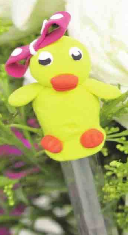 「彩泥制作教程」小鸡笔套