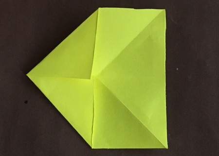 八角飞镖怎么折?八角飞镖的折法简单又漂亮(八角飞镖折纸附图解)插图4 八角飞镖怎么折?八角飞镖的折法简单又漂亮(八角飞镖折纸附图解)