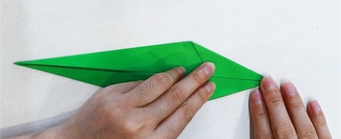 立体纸蛇怎么折?立体纸蛇的折法简单又漂亮(立体纸蛇折纸附图解)插图5 立体纸蛇怎么折?立体纸蛇的折法简单又漂亮(立体纸蛇折纸附图解)