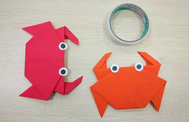 螃蟹怎么折?螃蟹的折法简单又漂亮(螃蟹折纸附图解)插图15 螃蟹怎么折?螃蟹的折法简单又漂亮(螃蟹折纸附图解)