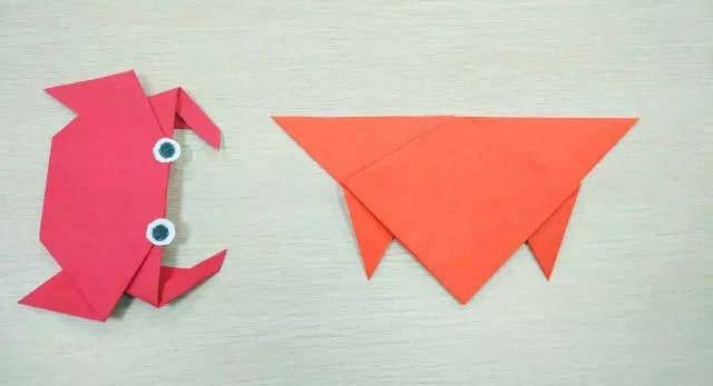 螃蟹怎么折?螃蟹的折法简单又漂亮(螃蟹折纸附图解)插图8 螃蟹怎么折?螃蟹的折法简单又漂亮(螃蟹折纸附图解)