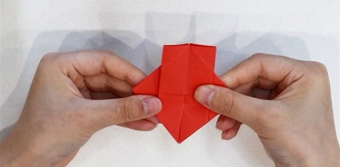 状元帽怎么折?状元帽的折法简单又漂亮(状元帽折纸附图解)插图6 状元帽怎么折?状元帽的折法简单又漂亮(状元帽折纸附图解)